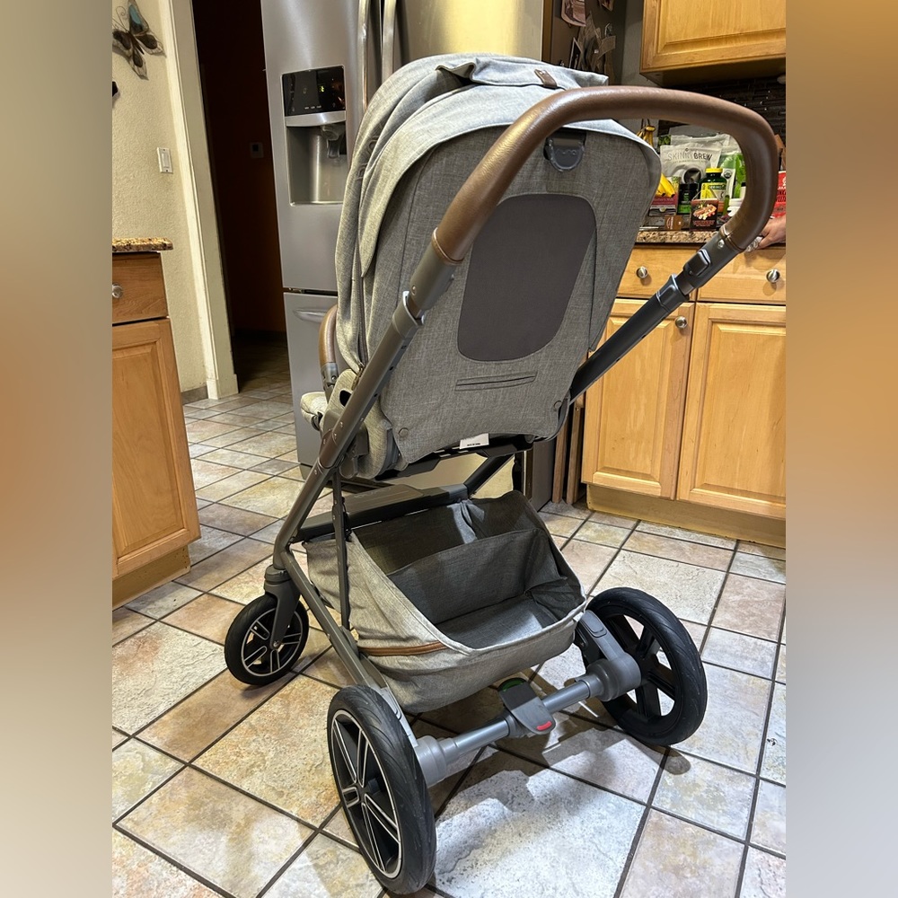 Nuna Mixx Stroller - Picture 1 of 4